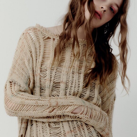 ZARA Oversized Knit Sweater with Rips SIZE M NWT Bloggers Favorite - Picture 3 of 10
